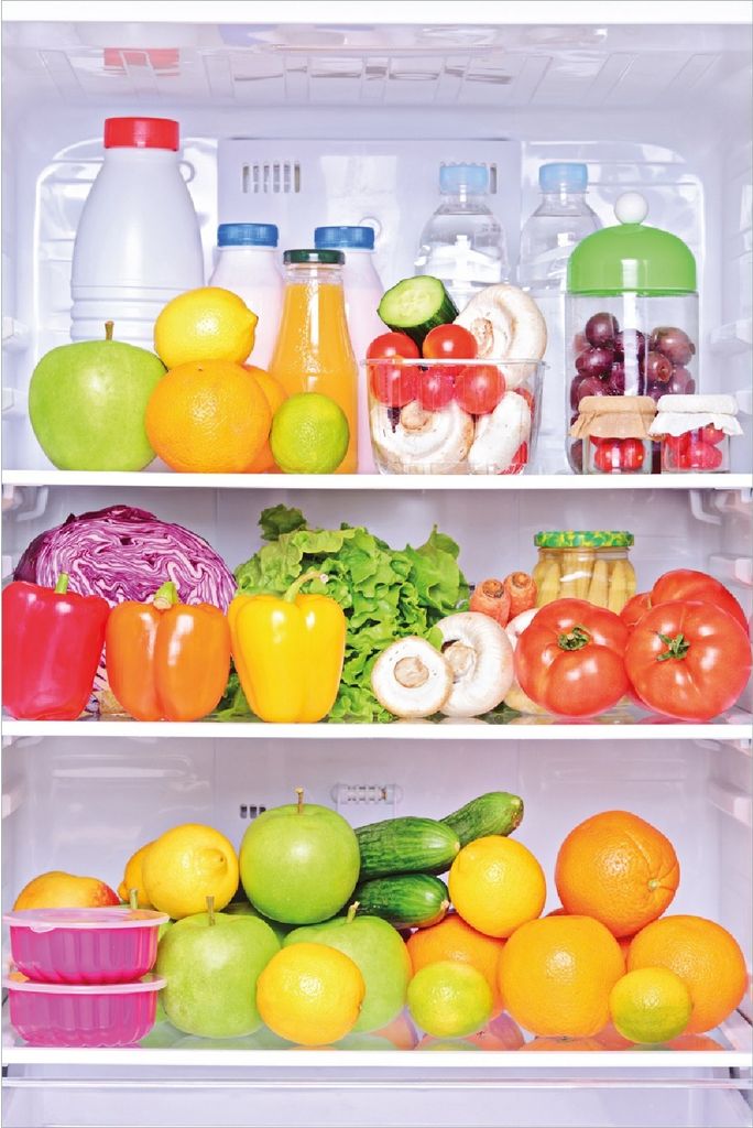 Wallario selbstklebendes Poster - Offener gefüllter Kühlschrank, Größe: 100 x 150 cm