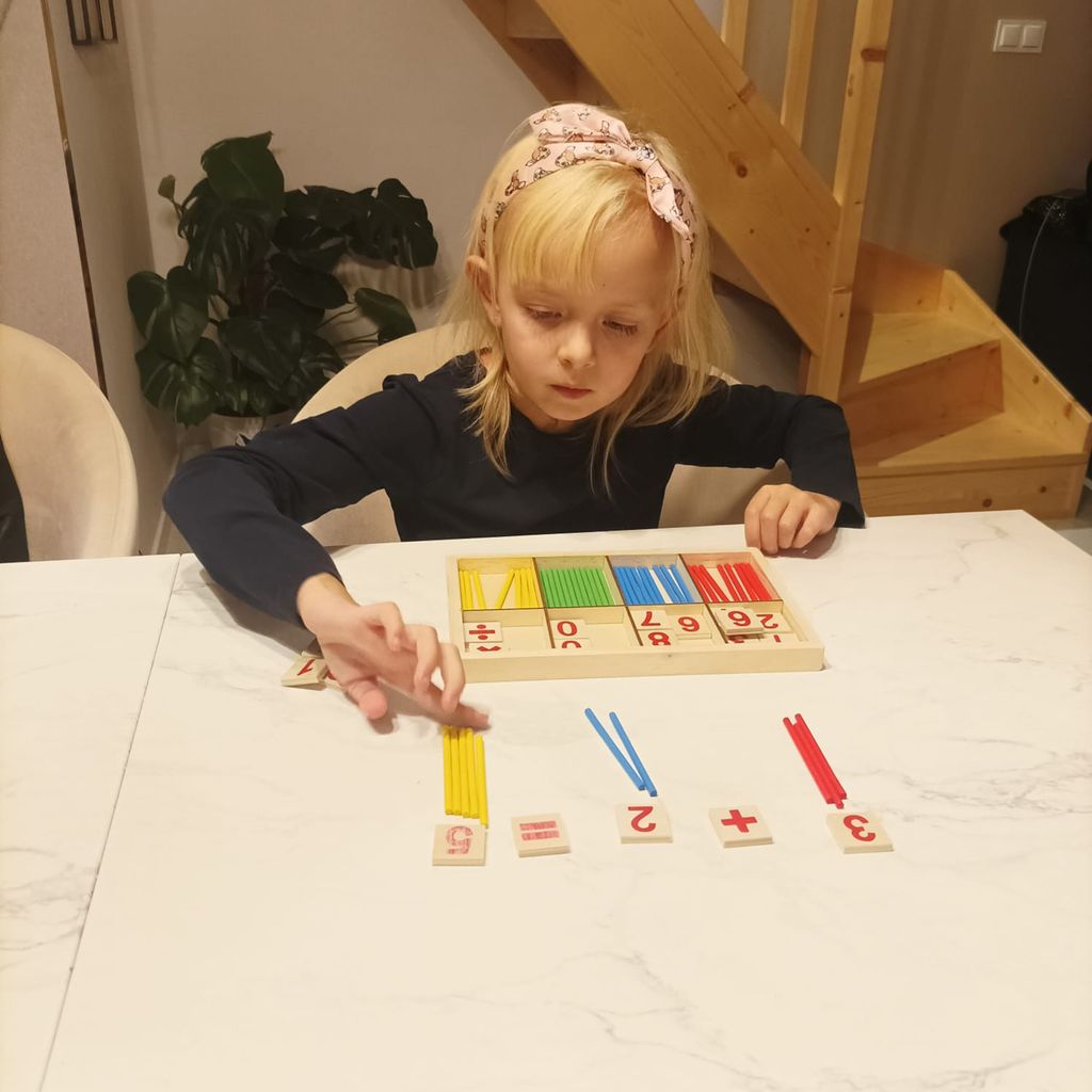 Montessori Mathe Spielzeug Set - Bunte Silikon Perlen Mit Essstäbchen & Löffeln Für Kinder