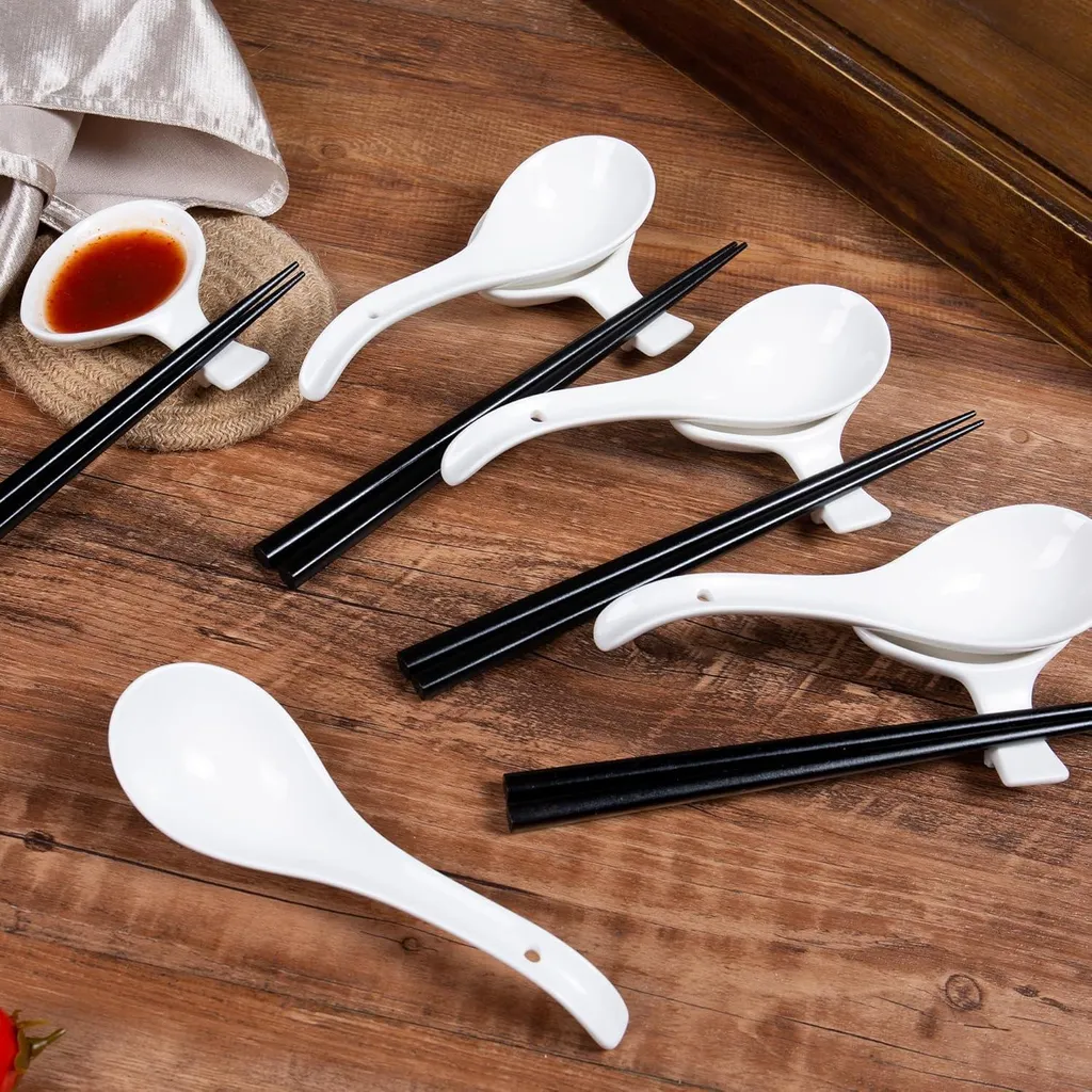 Service à Ramen Complet en Céramique : 4 Bols, Baguettes et Accessoires
