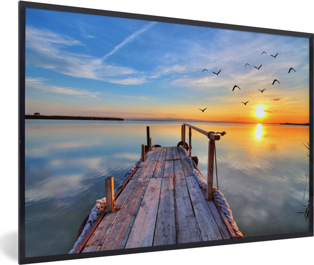 MuchoWow Gerahmtes Poster Wasser - Steg - Vögel - Sonnenuntergang - Horizont 90x60 cm - Poster mit Schwarzem Bilderrahmen Wandposter Rahmen Foto...