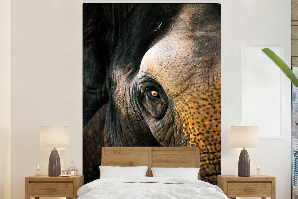 MuchoWow Fototapete für Wohnzimmer oder Schlafzimmer Wandtapete Vinyl Motivtapete Nahaufnahme eines Elefantenauges - 155x240 cm - Tapete