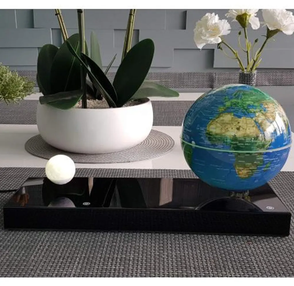 Lampe Terre et Lune en lévitation avec double base magnétique design