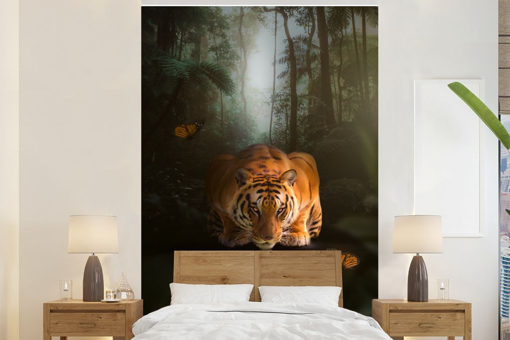 MuchoWow Fototapete für Wohnzimmer oder Schlafzimmer Wandtapete Vinyl Motivtapete Tiger - Dschungel - Wasser - Schmetterling - 200x300 cm - Wand...