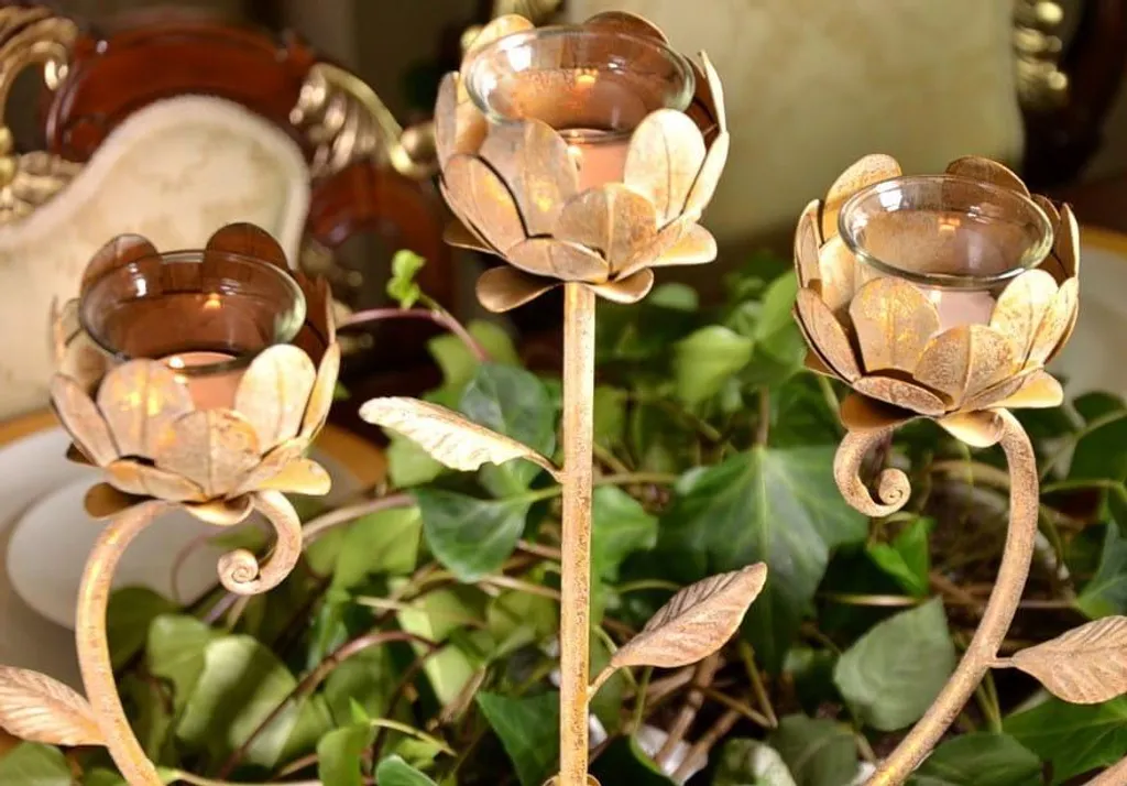 Candelabro Dorato Glamour 5 Candele | Must-Have per Tavola Social - 5