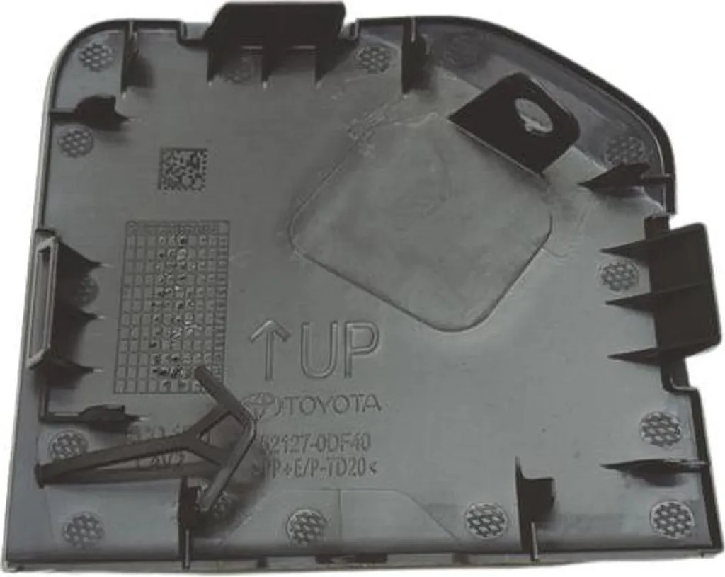 Réparer pare-choc Toyota Yaris Cross avec cache remorquage 52127-0D927