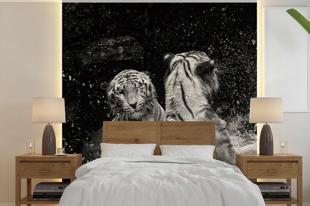 MuchoWow Fototapete für Wohnzimmer oder Schlafzimmer Wandtapete Vinyl Motivtapete Tiger - Wasser - Wild - 350x350 cm - Schlafzimmertapete