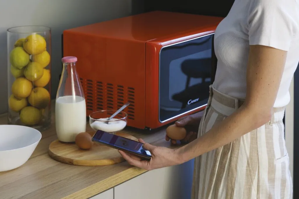 Candy Divo G20CO Four à micro-ondes combiné 20L 700W Grill Orange - 4