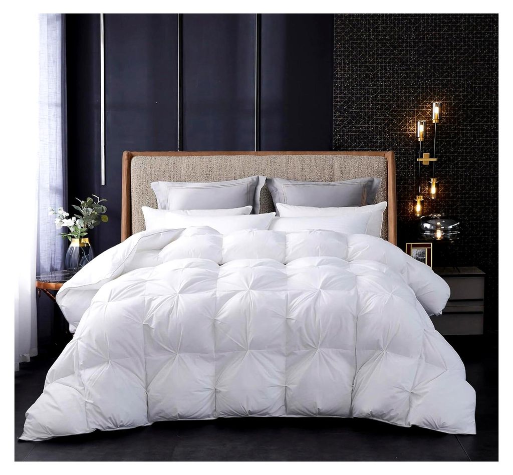 Daunenbettdecke 155x220 cm – Ganzjahresdecke mit Gänsedaunen-Feder-Mischung (1705g), 100% Baumwollbezug, & RDS
