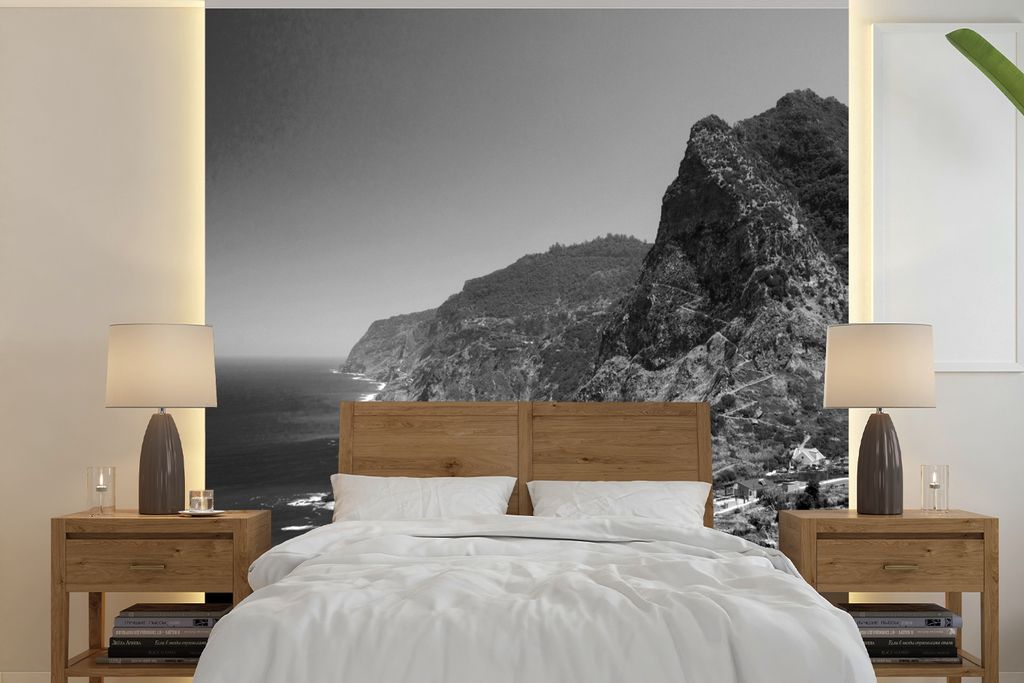MuchoWow Fototapete für Wohnzimmer oder Schlafzimmer Wandtapete Vinyl Motivtapete Berg - Portugal - Madeira - schwarz und weiß - 350x350 cm - S...