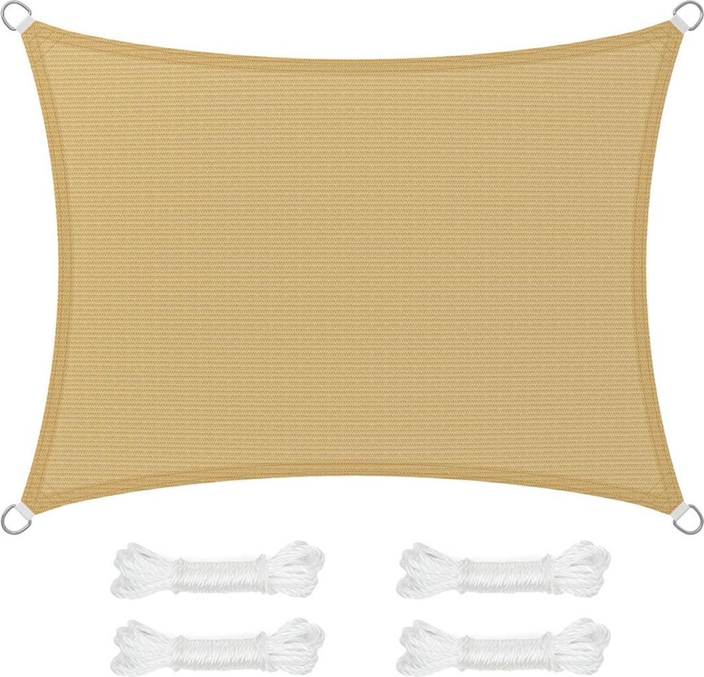 3 x 4 m großes Sonnensegel aus sandgelbem HDPE.