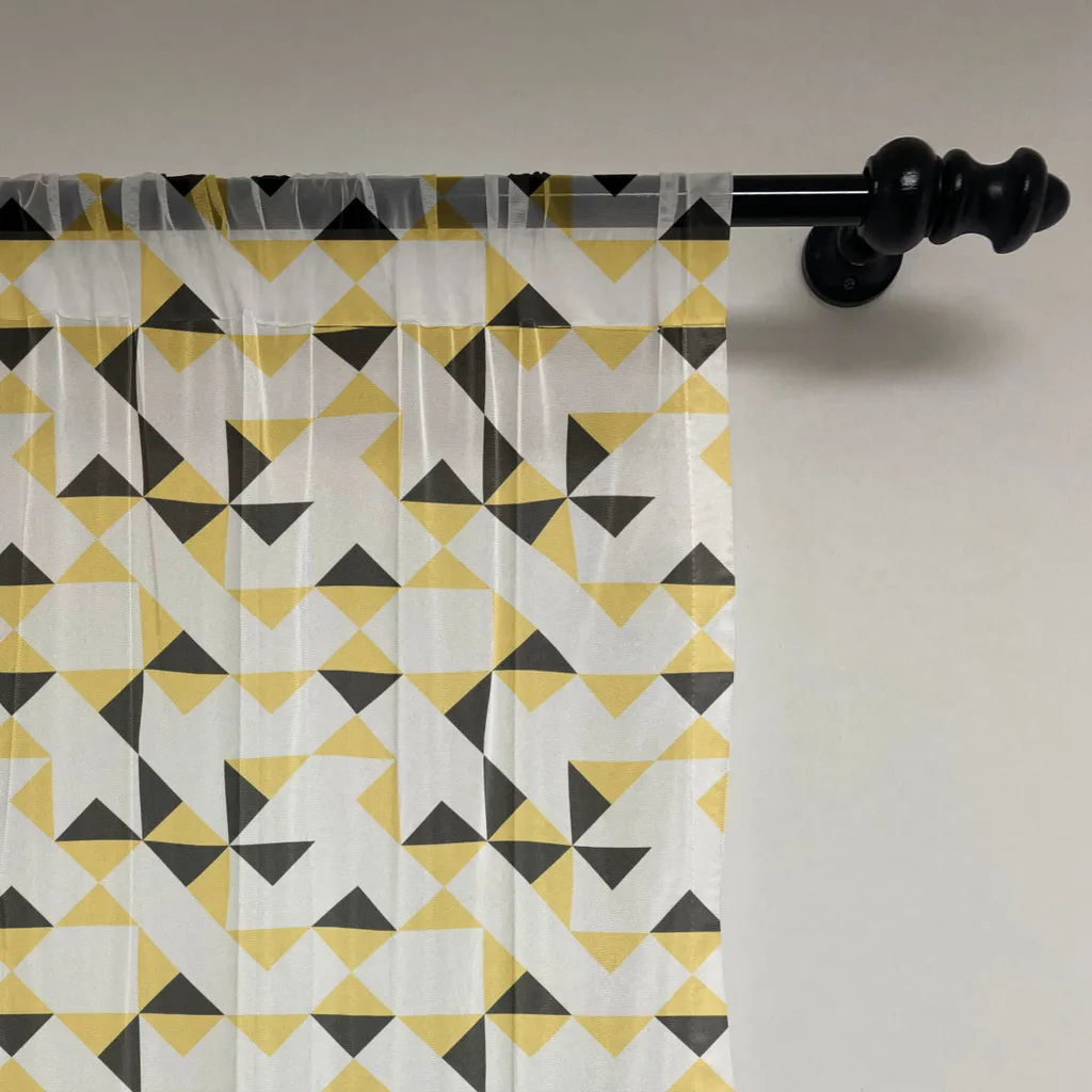 Arazzo Moderno Triangoli ABAKUHAUS - Raso Setoso Senape 210x274cm - 2