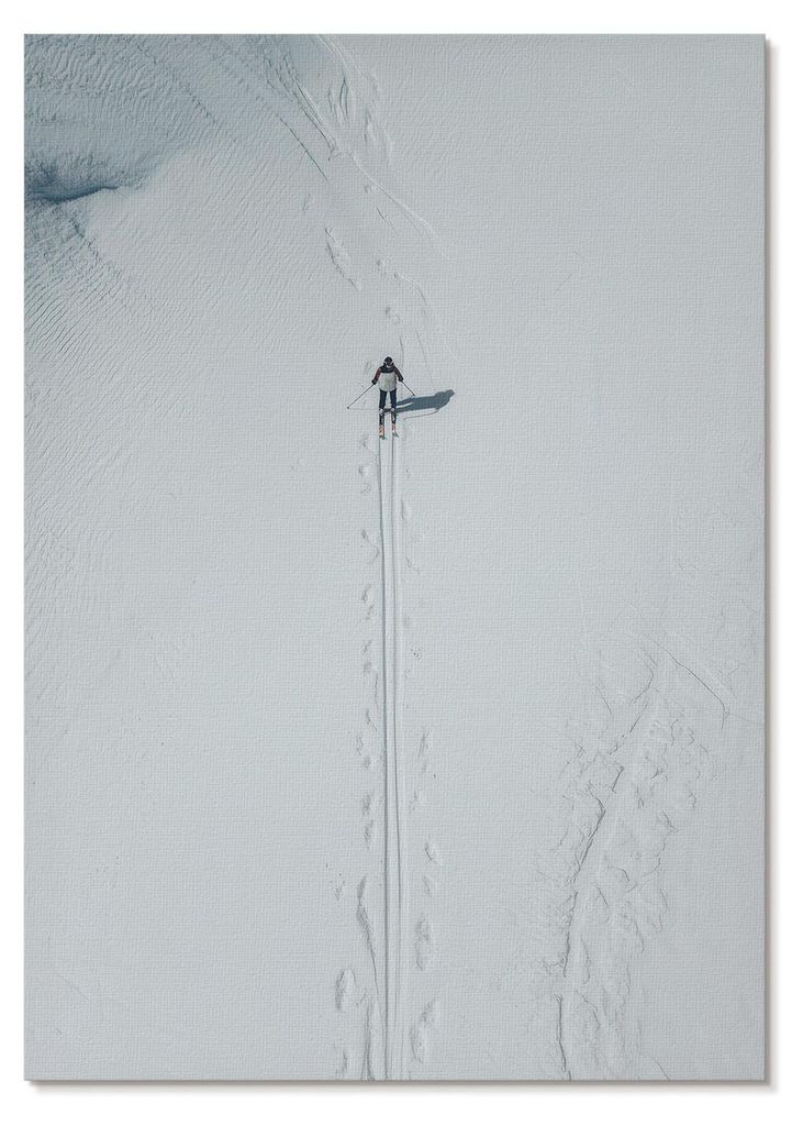 POSTER - 21x29 cm (A4) - X-Mario - Ein einsamer Skifahrer in einer verschneiten Wüste - Wandbild für Wohnzimmer Schlafzimmer & Flur, Modernes Pos...