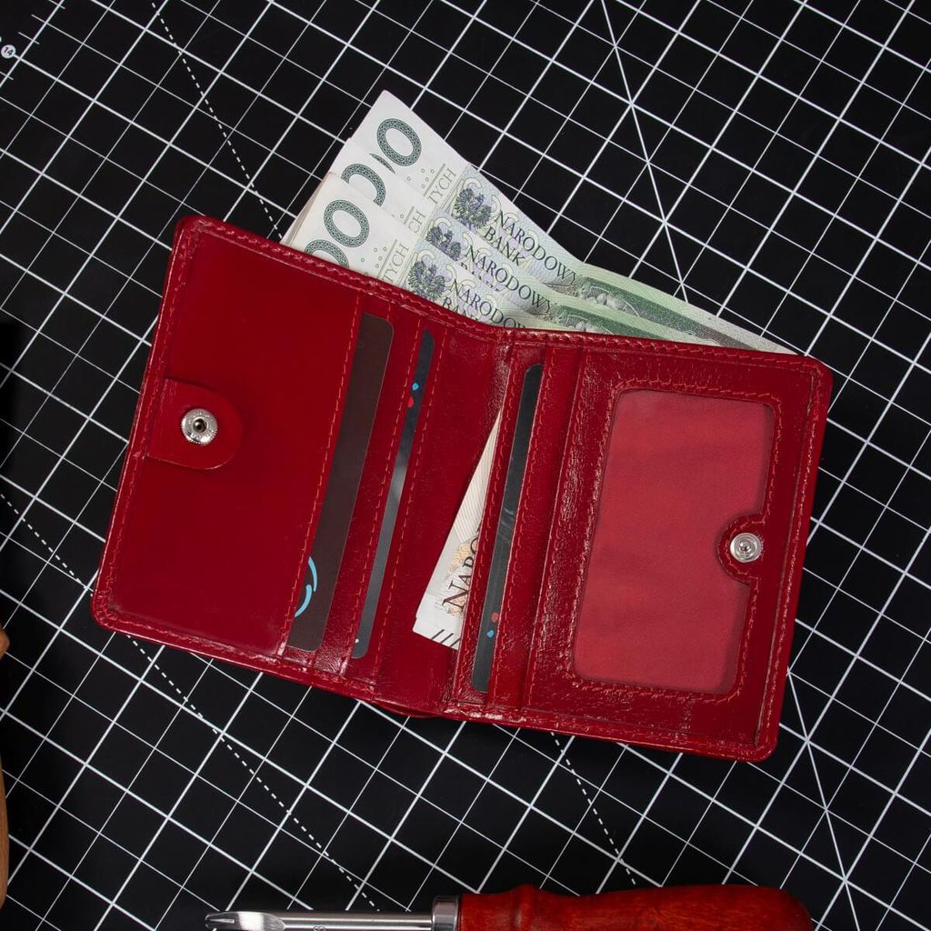 Rotes Mini-Portemonnaie für Damen für Karten und Münzen aus Leder von Belveder BV716