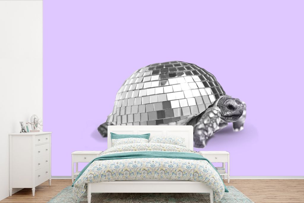 MuchoWow Fototapete für Wohnzimmer oder Schlafzimmer Wandtapete Vinyl Motivtapete Schildkröte - Discokugel - Disco - Tier - Lila - 420x280 cm -...