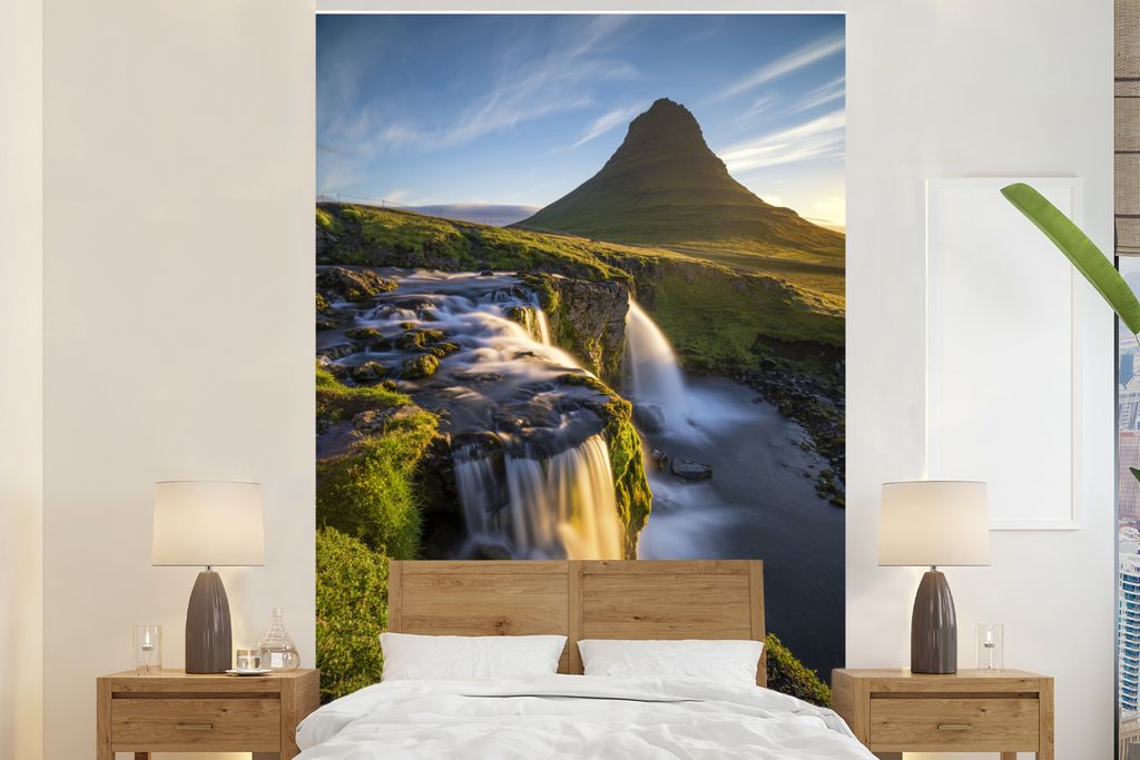 MuchoWow Fototapete für Wohnzimmer oder Schlafzimmer Wandtapete Vinyl Motivtapete Vulkan Kirkjufell in Island - 160x240 cm - Vinyltapete