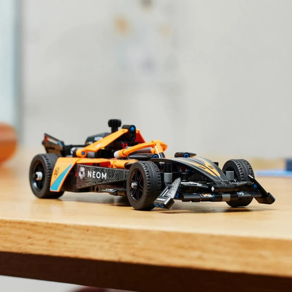 Voiture de Course McLaren Formula E LEGO Technic 42169 à Construire - 18