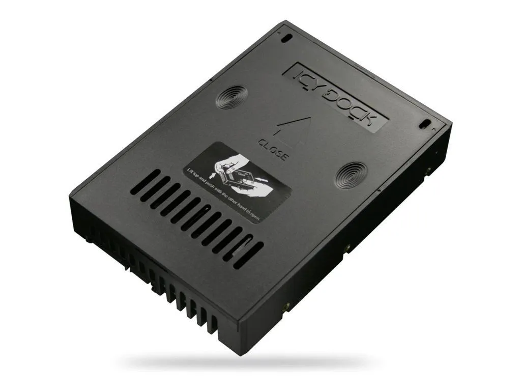 Convertitore Icy Dock MB882SP-1S-2B: Monta un SSD nel tuo vecchio PC