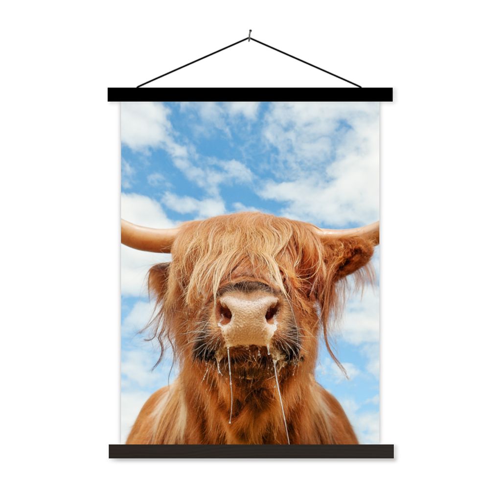 MuchoWow Textilposter Schottischer Highlander - Wolke - Tiere 120x160 cm mit schwarzem Rahmen - Magnetischer