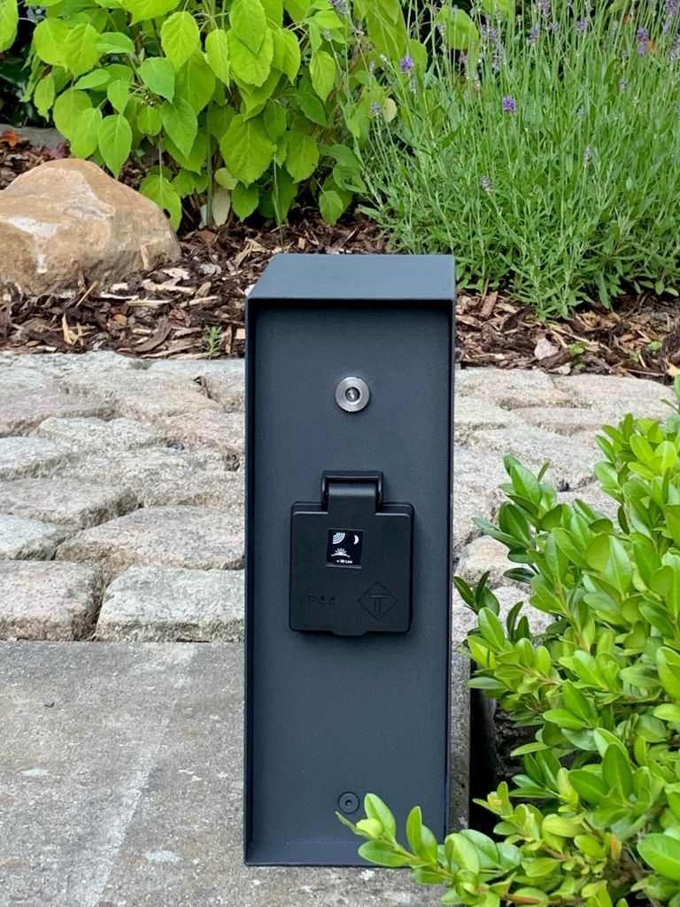 ORIO 3-fach Steckdosensäule eckig in Anthrazit mit Sensor, Produktbild 