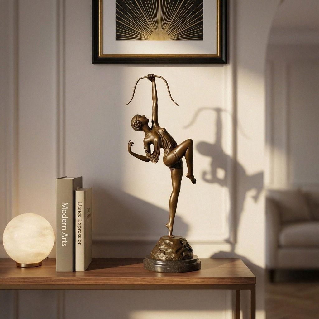 Bronzefigur Art Déco, Tanz mit Bogen, patiniert, Marmorsockel, H.50 cm