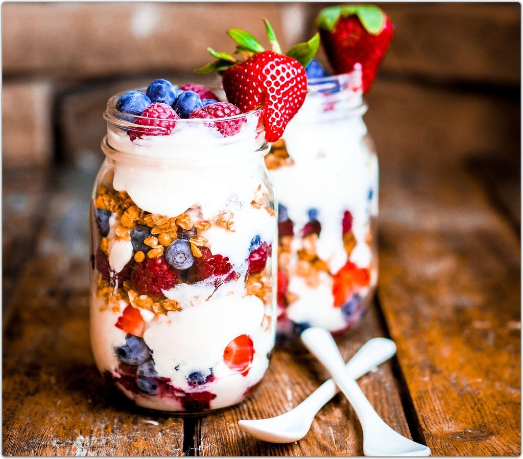 Spritzschutz Herdabdeckplatte Schneidebrett aus Glas Müsli Dessert 1-Teilig (60x52cm)