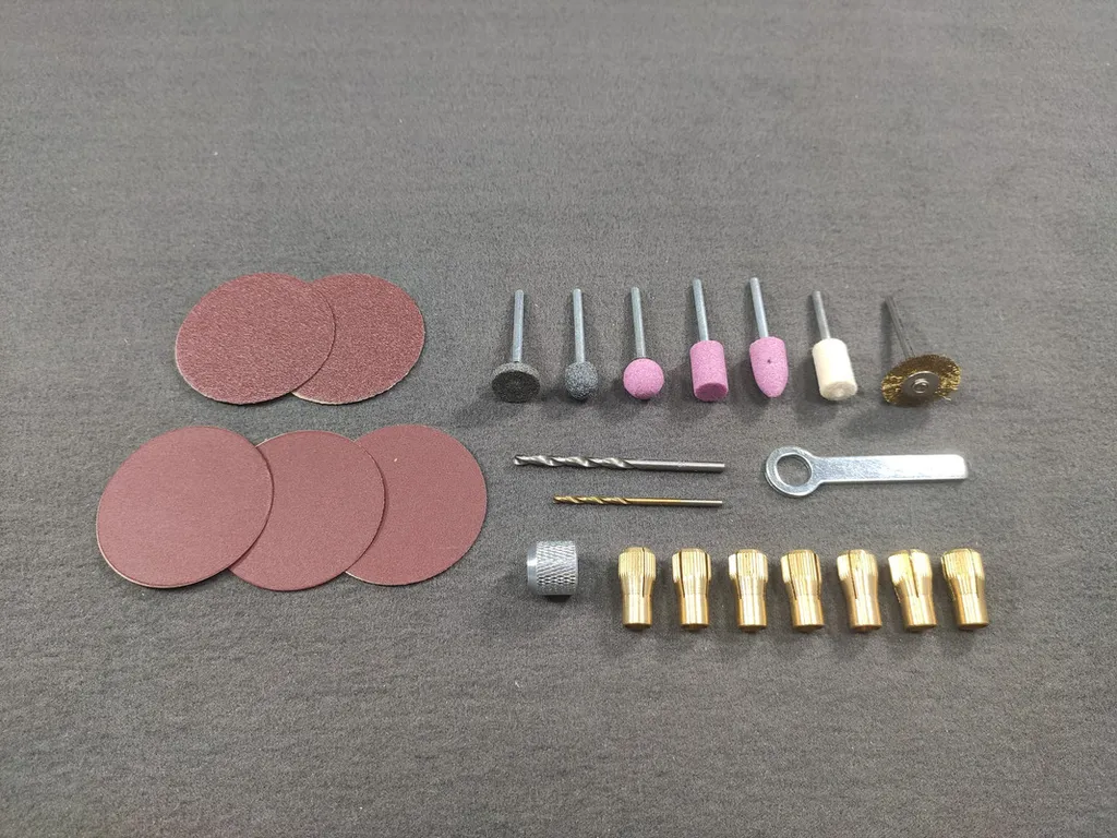 Outillage à main 7 en 1 - Polisseuse et Mini-ponceuse Multifonctionnelle