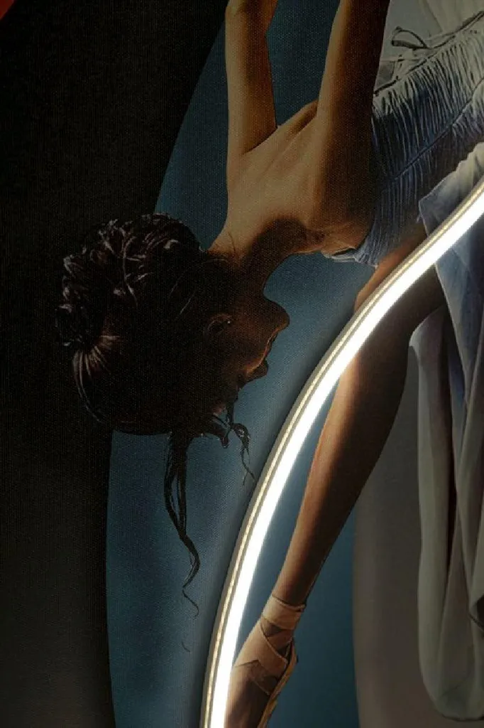 Tableau LED Dancer 60x90 cm : Solution Design pour Murs Sombres et Vides