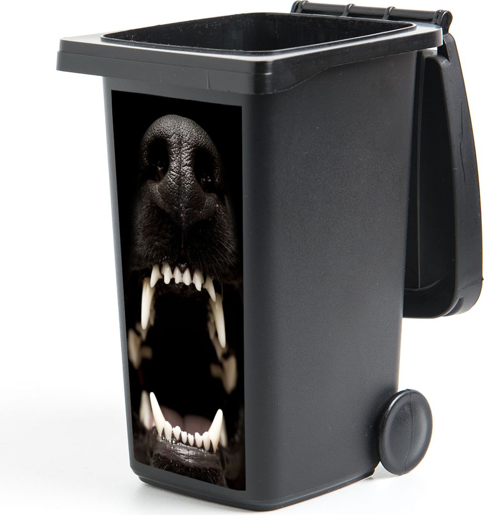 MuchoWow Mülltonnenaufkleber Nahaufnahme knurrender Hund 38x80 cm - Behälteraufkleber - Mülleimer-Aufkleber - Container-Aufkleber