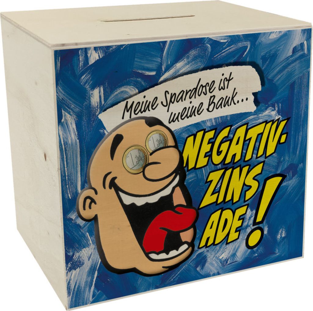 Spardose aus Holz in blau zum Thema Negativzins mit Comic-Motiv
