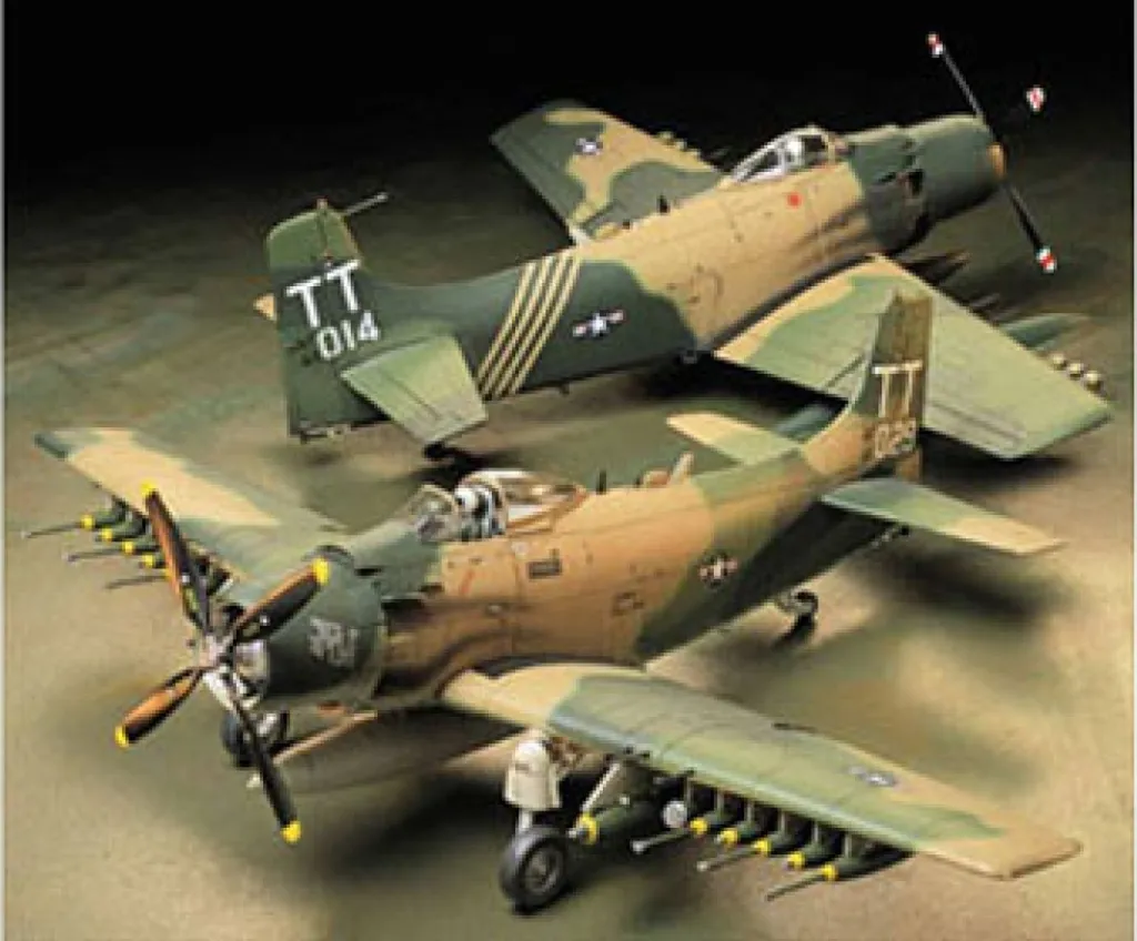 Tamiya 61073 Douglas A-1J Skyrider USAF Maquette Avion de Chasse 1:48
