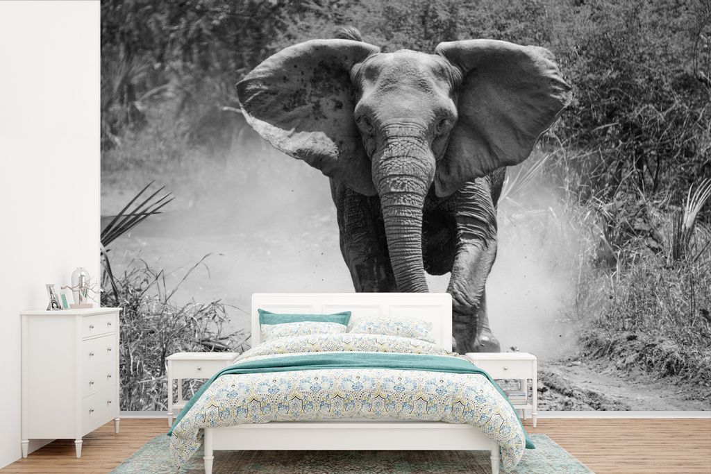 MuchoWow Fototapete für Wohnzimmer oder Schlafzimmer Wandtapete Vinyl Motivtapete Laufender Elefant - schwarz und weiß - 390x260 cm - Papiertapete