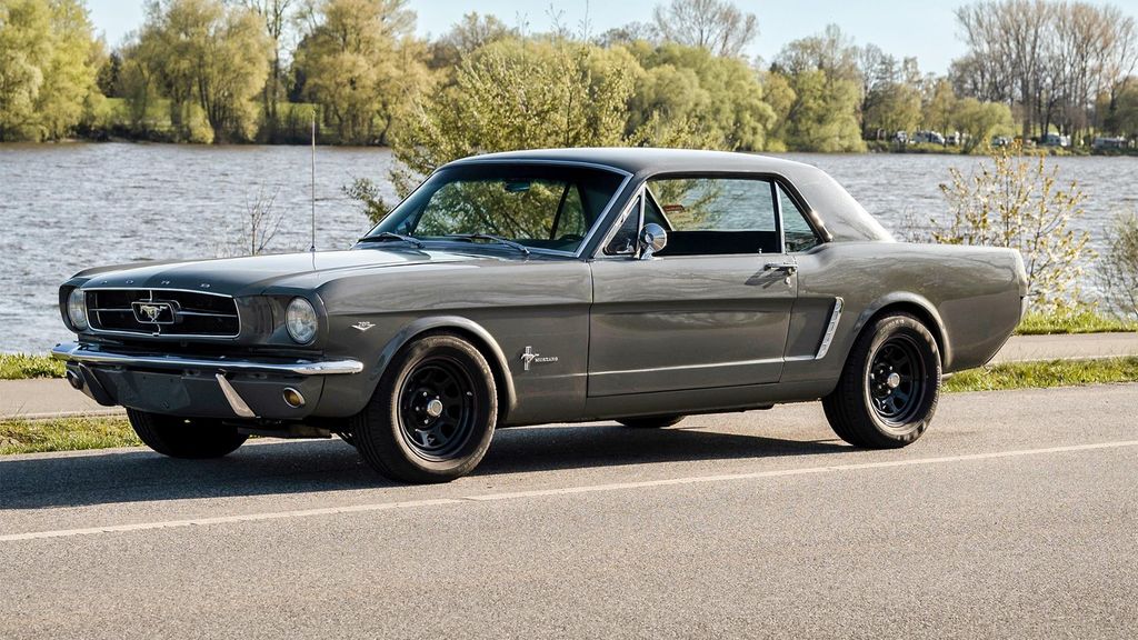 Jochen Schweizer Mustang Oldtimer fahren Hamburg (8 Std.); Erlebnis verschenken oder selbst erleben; Gutschein gültig für 1 Person Gruppengröße...
