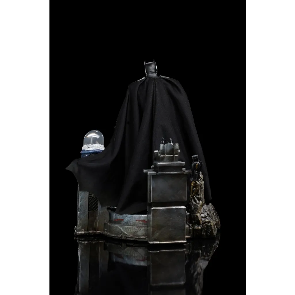 Statue Iron Studios DC Comics Batman Unleashed 1/10 Deluxe Art Scale - 6