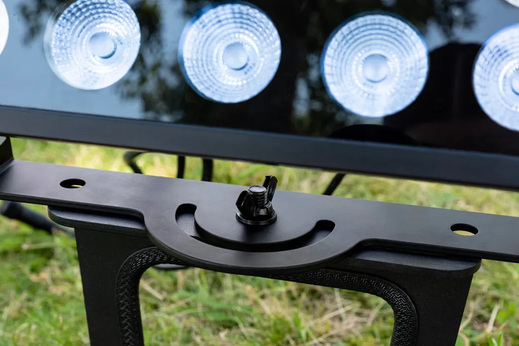 Ancrage TerraFix 2 SHOWGEAR haute résistance pour sol difficile 40cm