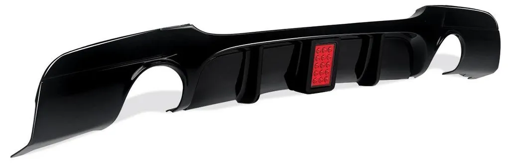 Améliorer le style arrière avec ce diffuseur noir brillant à fonctions LED