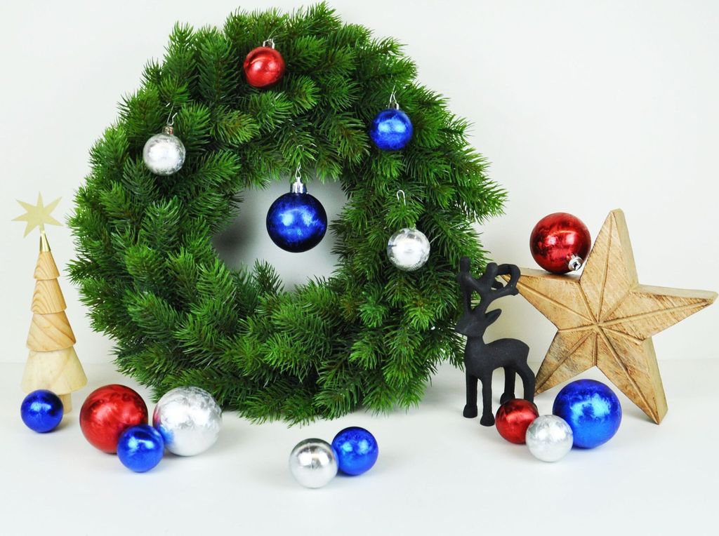 JACK by Inge 50x Kunststoff Kugeln Eislack Christbaumkugeln Ø 4+6cm inkl. Haken Blau Rot Silber