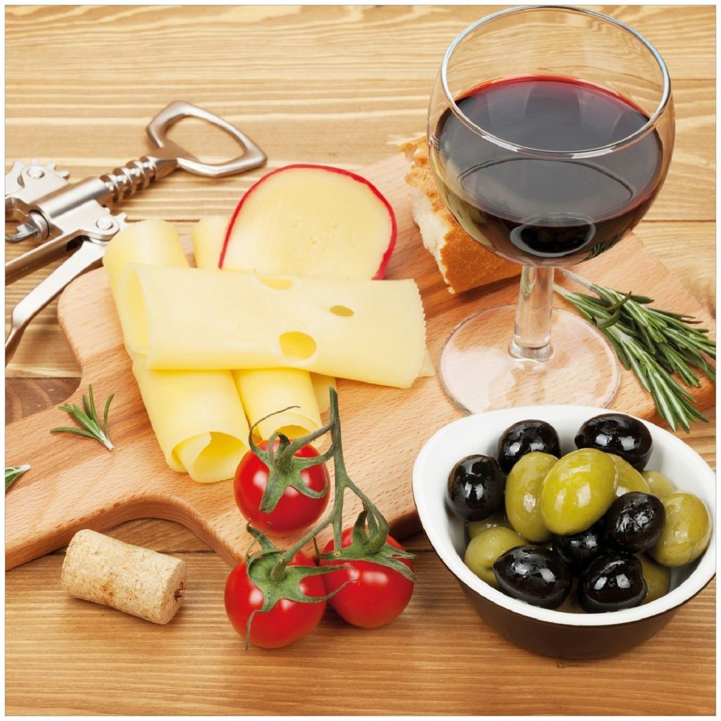 Wallario Memoboard Magnettafel aus Glas, Größe 50 x 50 cm, Motiv Genuss am Abend - Rotwein, Käseplatte, Oliven und Tomaten