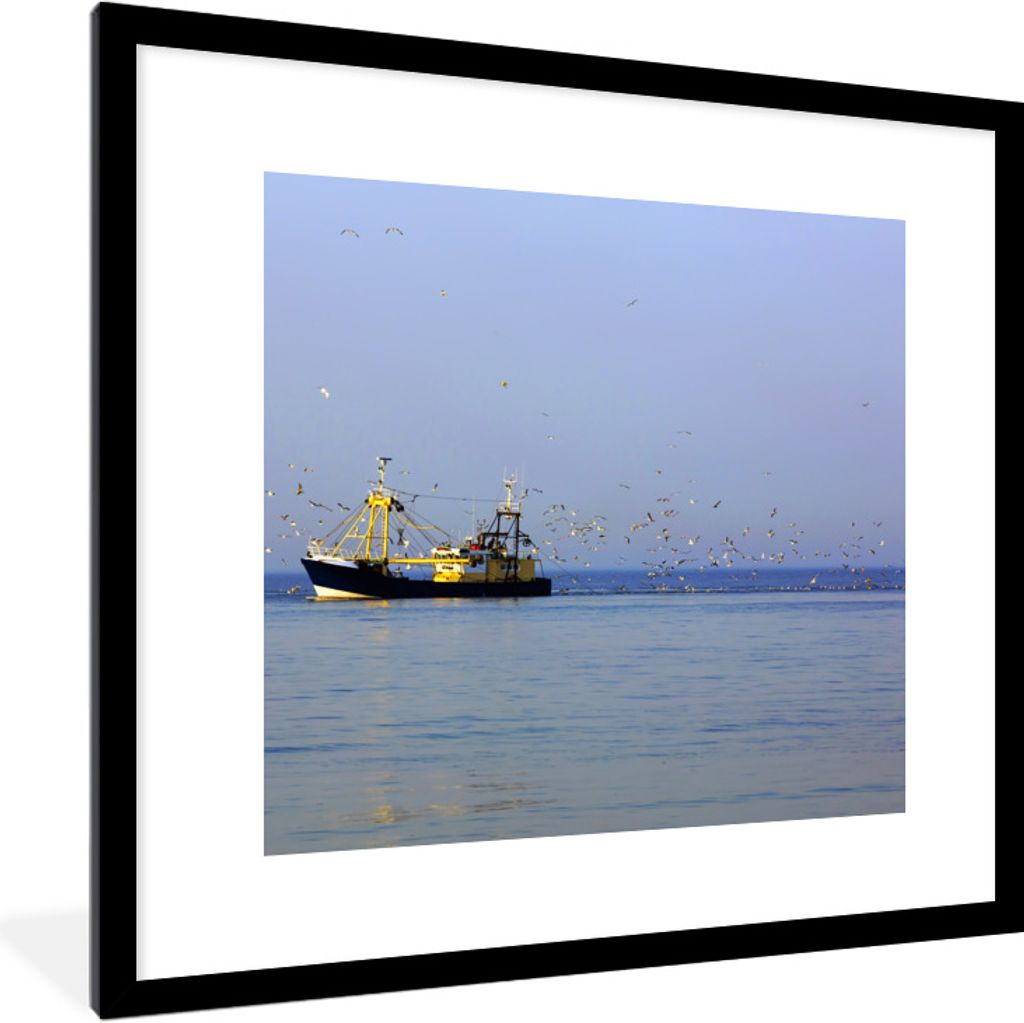 MuchoWow Gerahmtes Poster Nordsee - Fischerboot - Vogel 40x40 cm - Poster mit Schwarzem Bilderrahmen Wandposter Rahmen Foto Bilder - Poster - Pla...