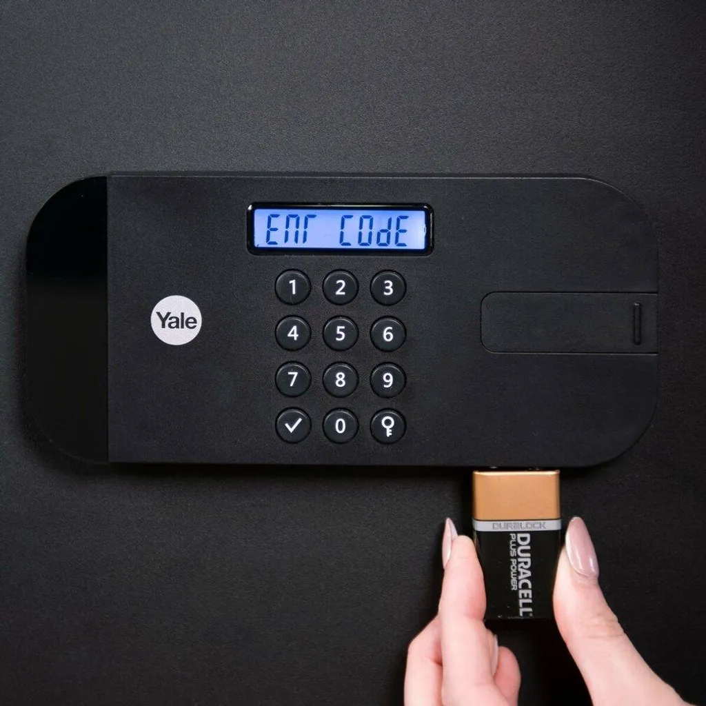 Coffre-fort Yale pour documents confidentiels et objets de valeur Pro - 11