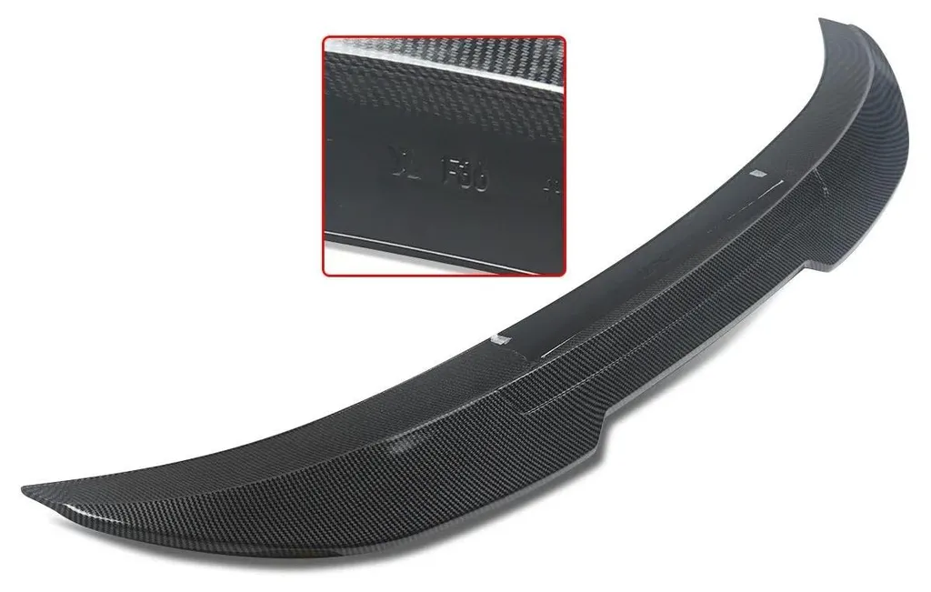 Spoiler Look Carbone pour Masquer les Rayures de votre Luxury Coupe