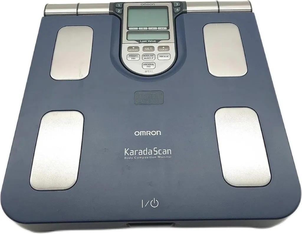 Bilancia Elettronica Omron BF511: Design Quadrato e Precisione Blu - 18