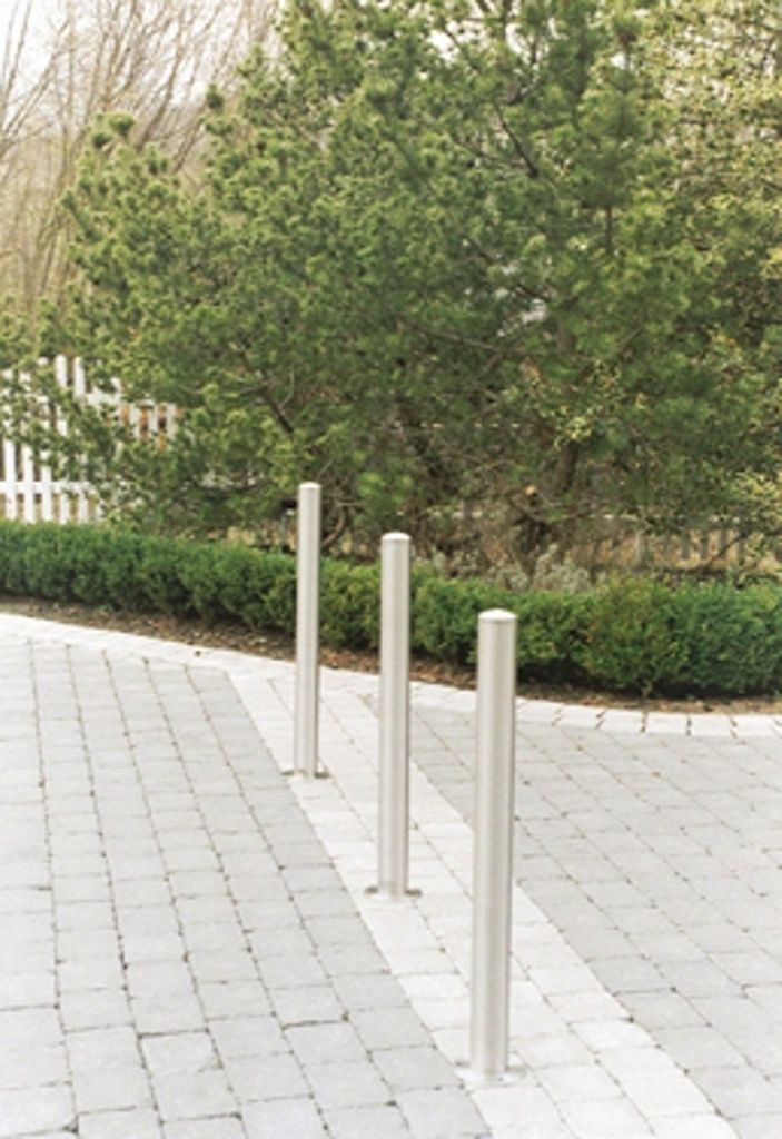 Sperrpfosten aus Edelstahl, ortsfest, zum Aufdübeln Vierkantrohr 70 x 70 mm, glasperl-gestrahlt