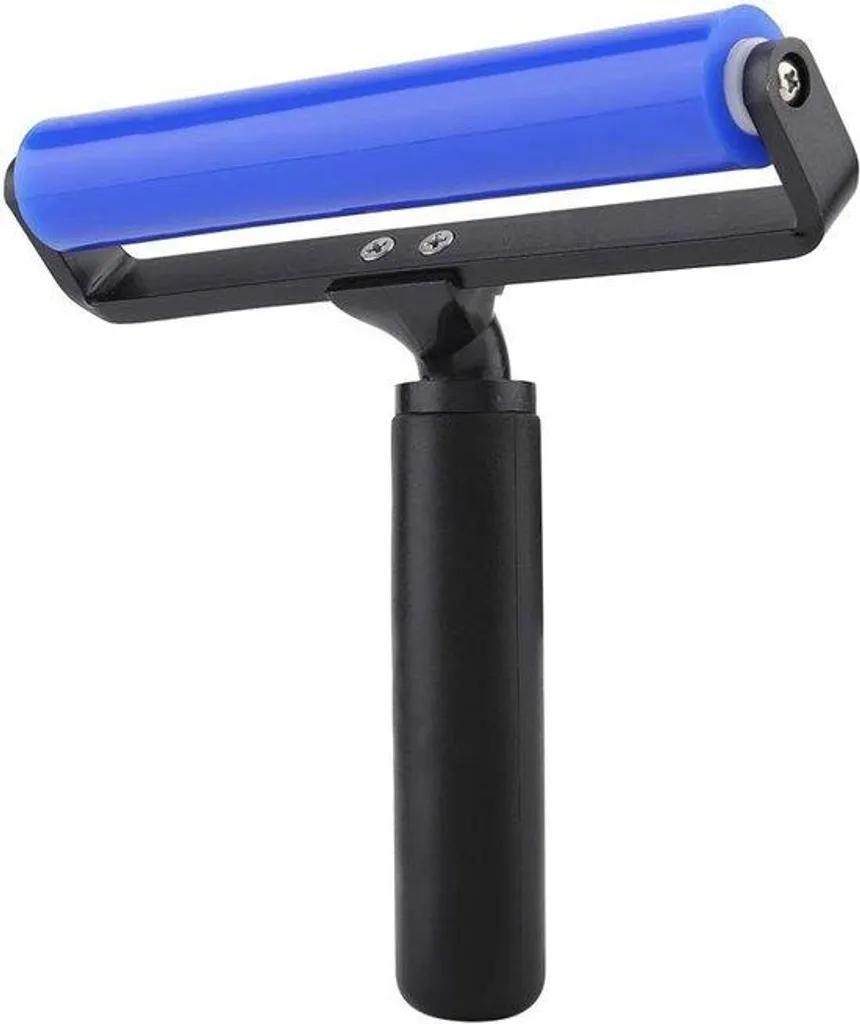 Éliminez les poils et la poussière avec le rouleau brosse antistatique
