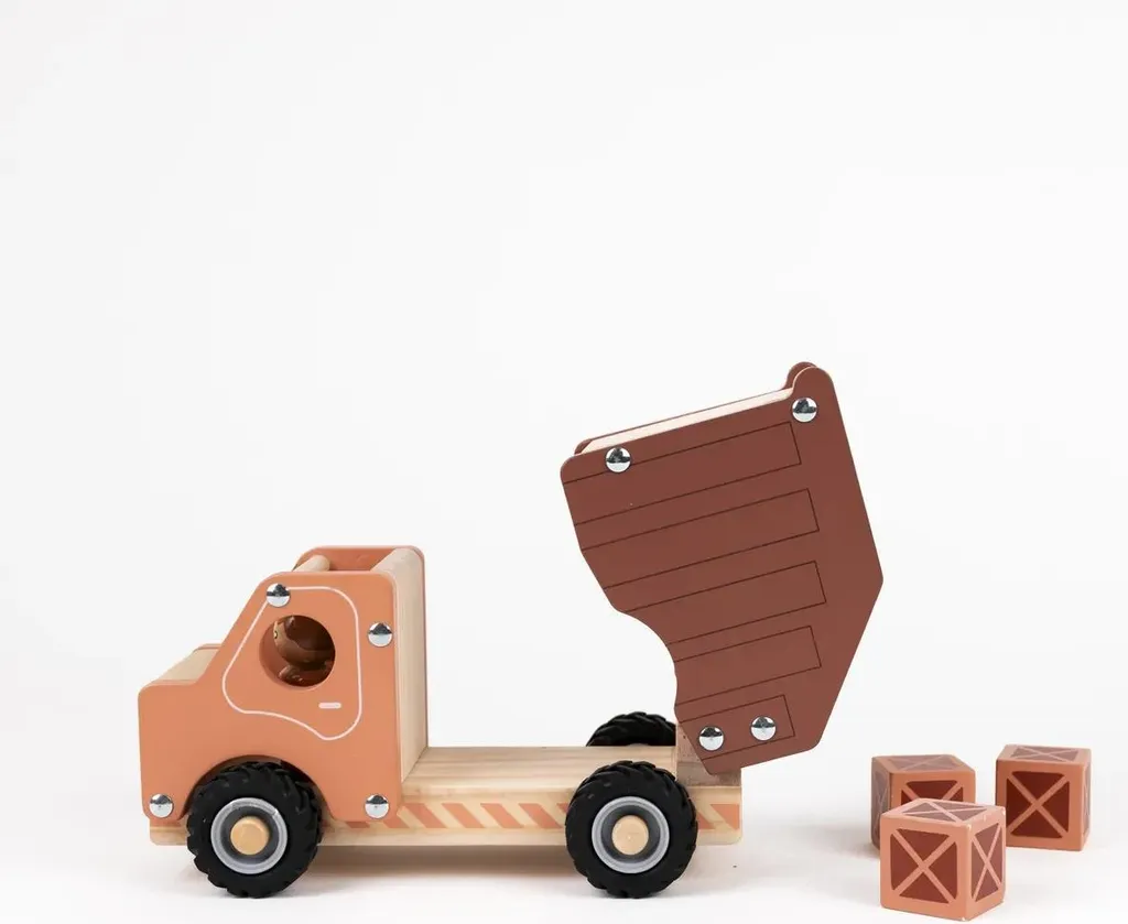 Petit camion en bois naturel Egmont Toys aux finitions artisanales - 3