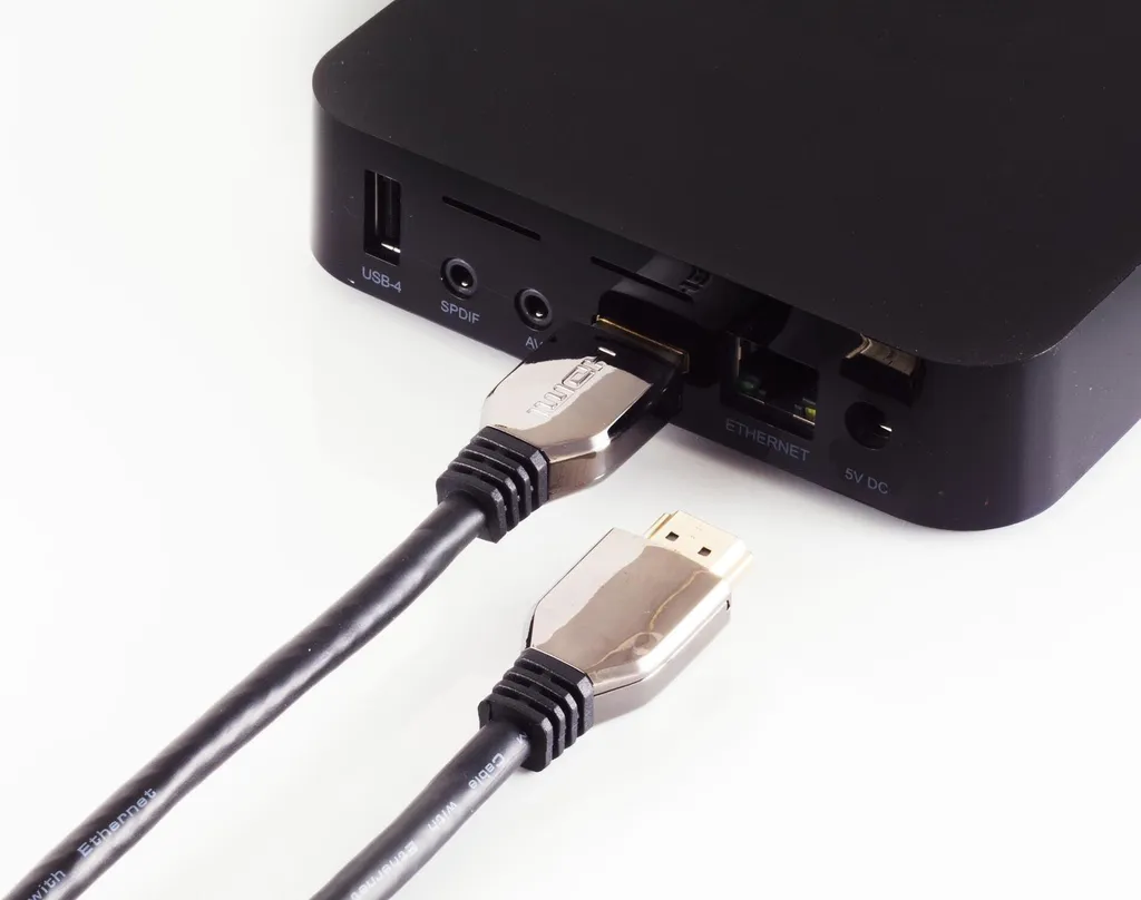 Câble HDMI 2m Noir Standard BS10-41035 Haute Fidélité Audio et Vidéo