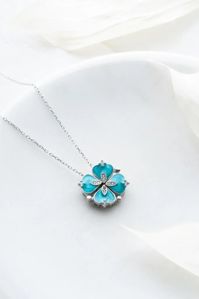 Cadeau idéal : Collier argent trèfle magnétique turquoise pour femme