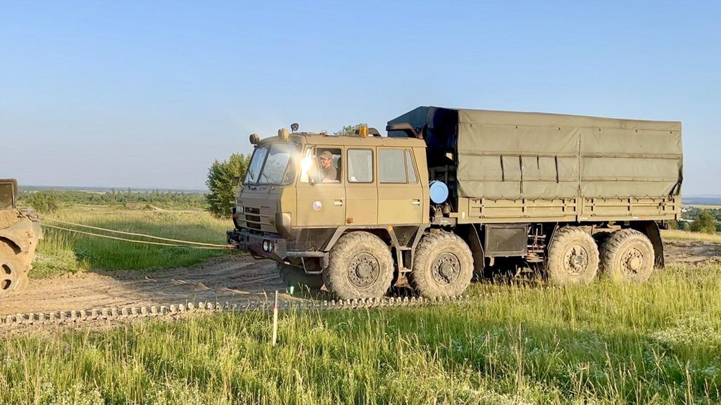 Jochen Schweizer Lastwagen Offroad-fahren Prag; Erlebnis verschenken oder selbst erleben; Gutschein gültig für 1 Person
