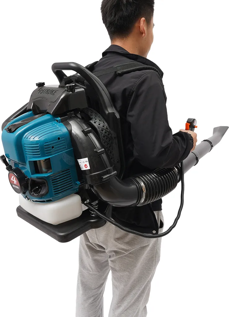Souffleur de feuilles thermique à moteur 4 temps avec buse orientable