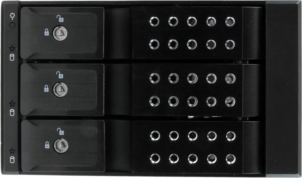 Recensione StarTech.com HSB3SATSASBA 3-Bay Mobile Rack SATA SAS - 3