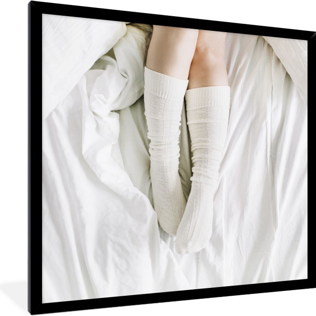 MuchoWow Gerahmtes Poster Winter - Socken - Weiß 40x40 cm - Poster mit Schwarzem Bilderrahmen Wandposter Rahmen Foto Bilder - Mit Rahmen - Wandd...